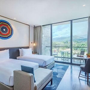 Deluxe Room Mount Meru View
